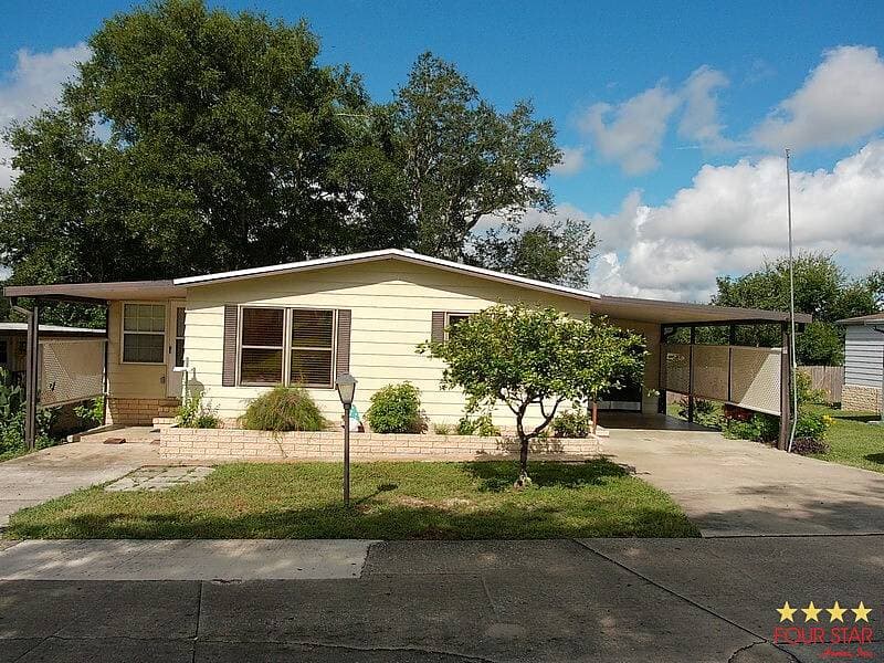 Manufactured home in Orange City, FL 32763