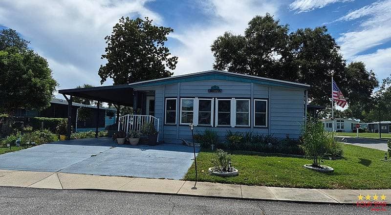 Manufactured home in Port Orange, FL 32129
