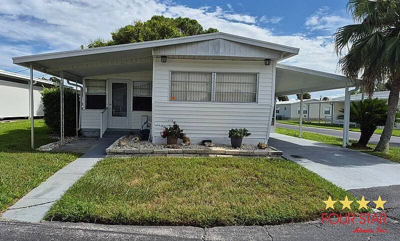 Manufactured home in Daytona Beach, FL 32119