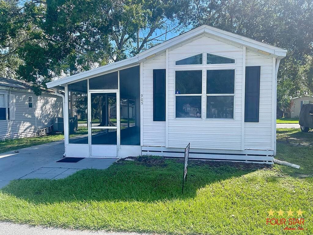 Manufactured home in Kissimmee, FL 34746