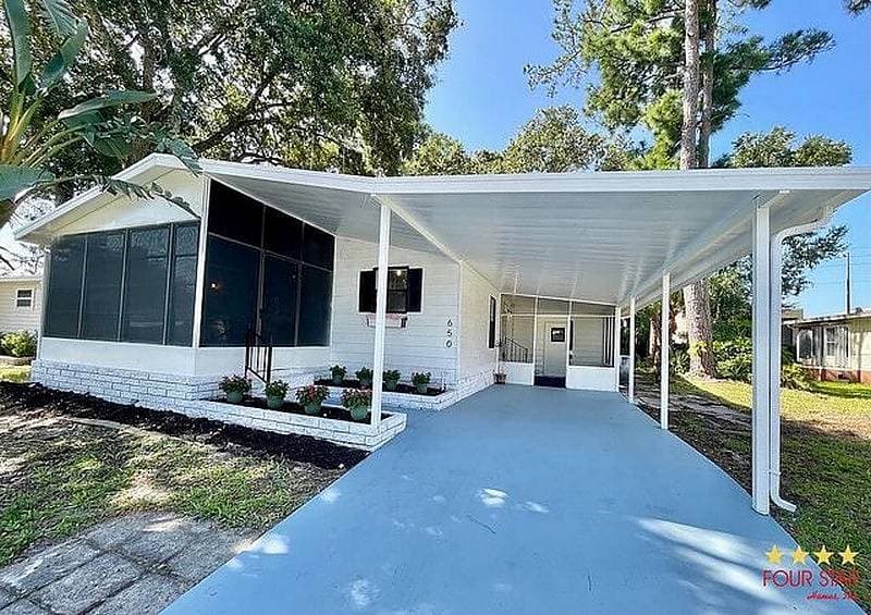 Manufactured home in Kissimmee, FL 34746
