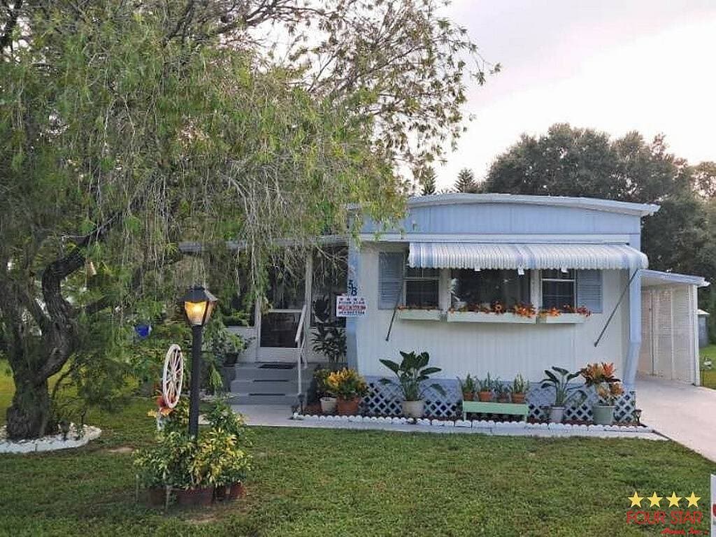 Manufactured home in Vero Beach, FL 32962
