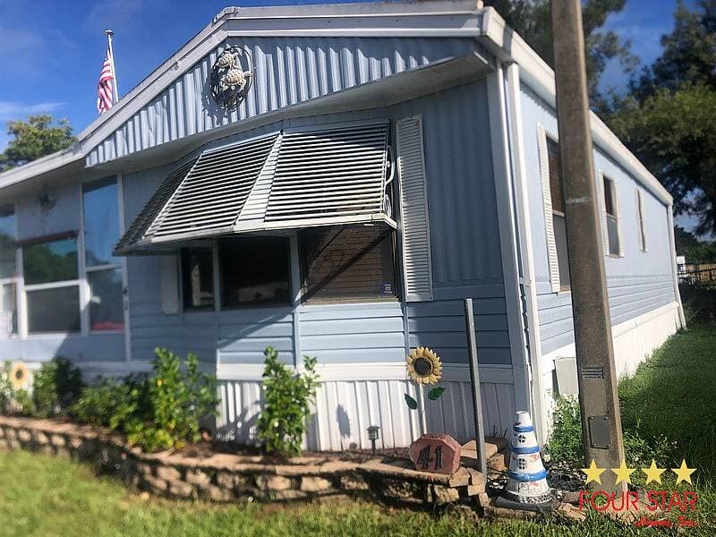 Manufactured home in Avon Park, FL 33825