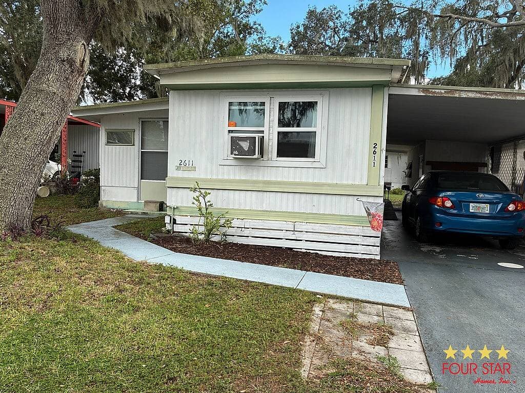 Manufactured home in Leesburg, FL 34748