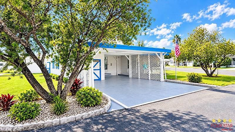 Manufactured home in Wildwood, FL 34785