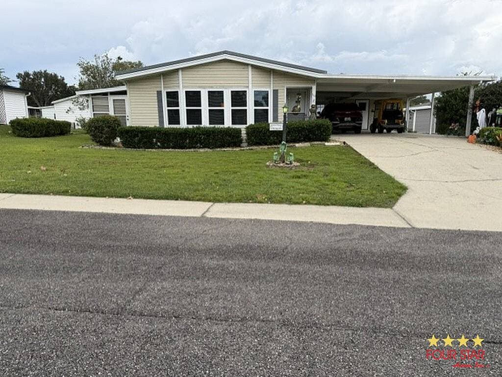 Manufactured home in Belleview, FL 34420