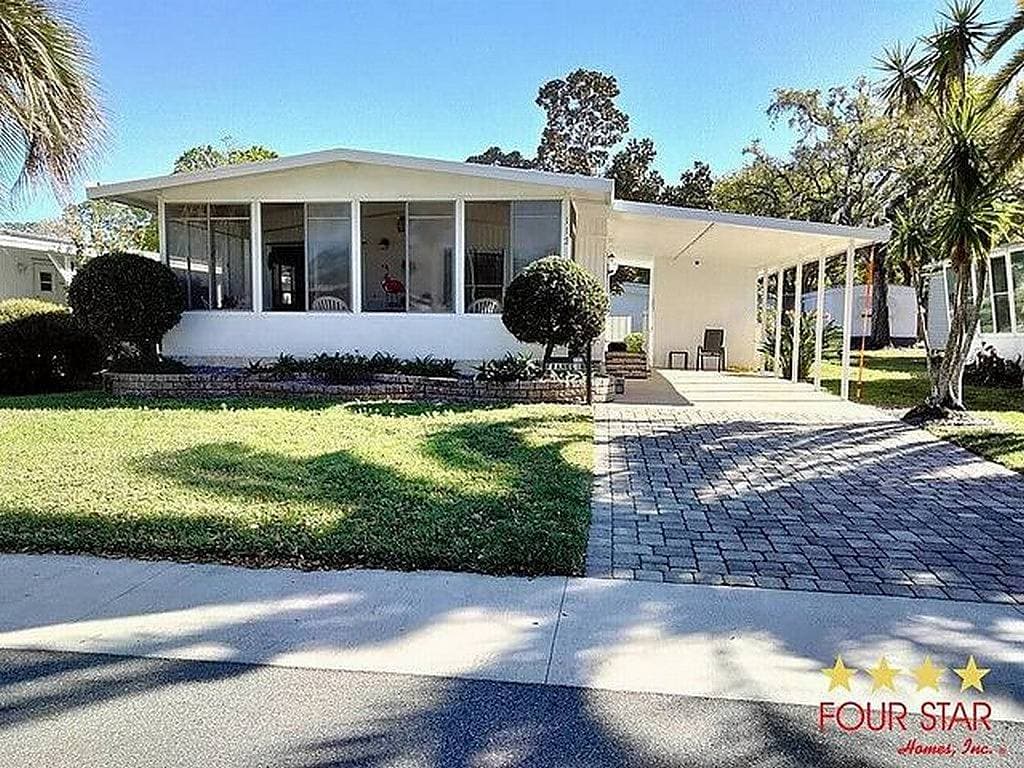 Manufactured home in Port Orange, FL 32127