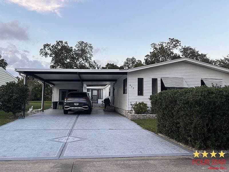 Manufactured home in Orange City, FL 32763