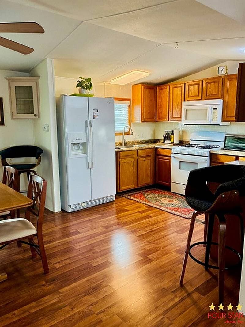 Manufactured home in Wildwood, FL 34785