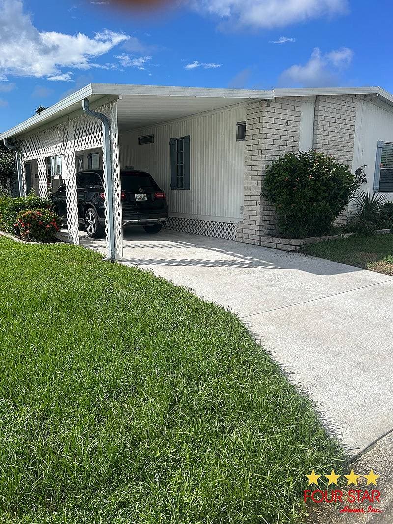 Manufactured home in Vero Beach, FL 32966