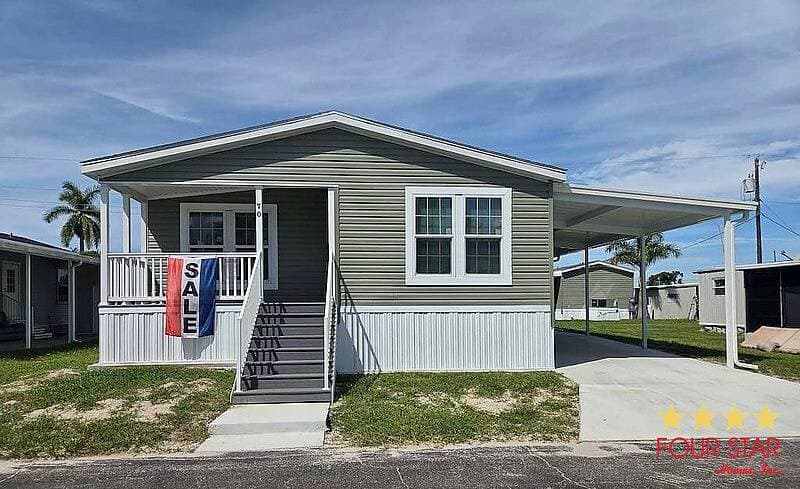 Manufactured home in Palmetto, FL 34421