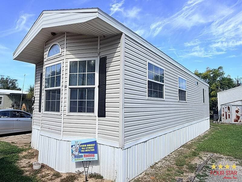 Manufactured home in New Smyrna Beach, FL 32168