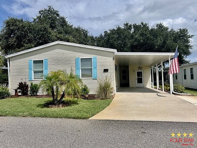 Manufactured home in Edgewater, FL 32141