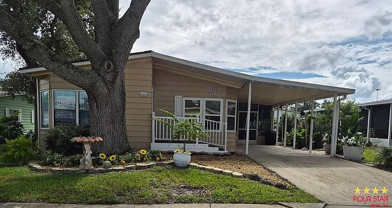 Manufactured home in Port Orange, FL 32129