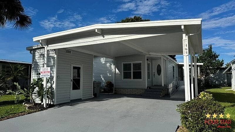 Manufactured home in Vero Beach, FL 32966