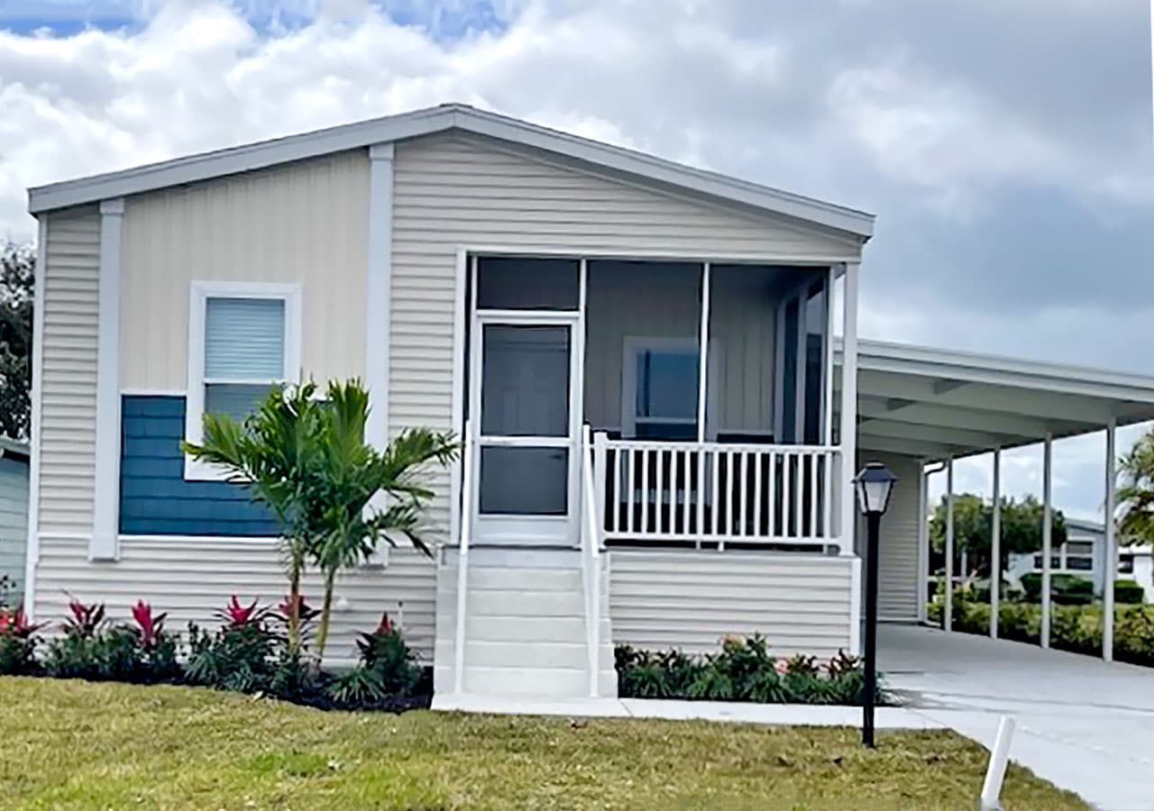 Manufactured home in Boynton Beach, FL 33436