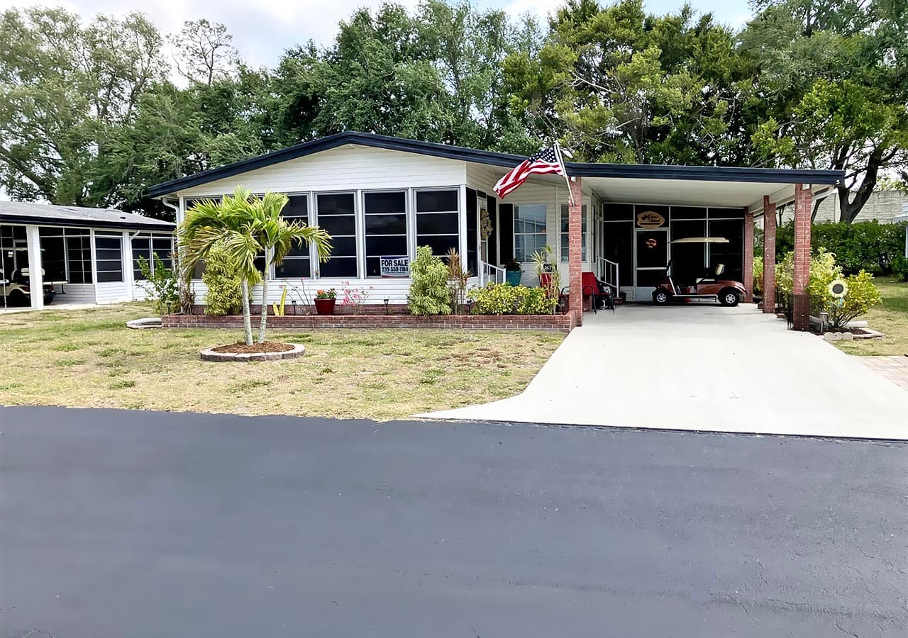 Manufactured home in Bonita Springs, FL 34135