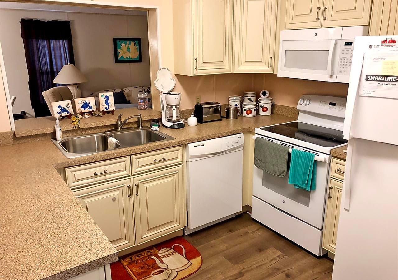 Manufactured home in Bonita Springs, FL 34135