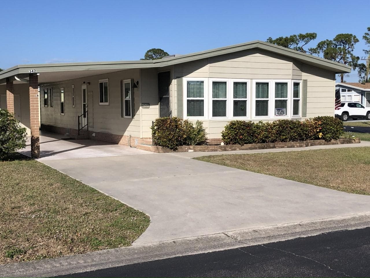 Manufactured home in Bonita Springs, FL 34135