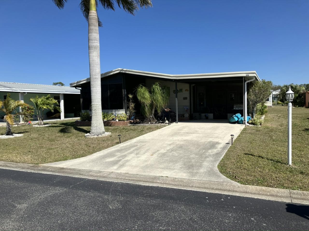 Manufactured home in Bonita Springs, FL 34135