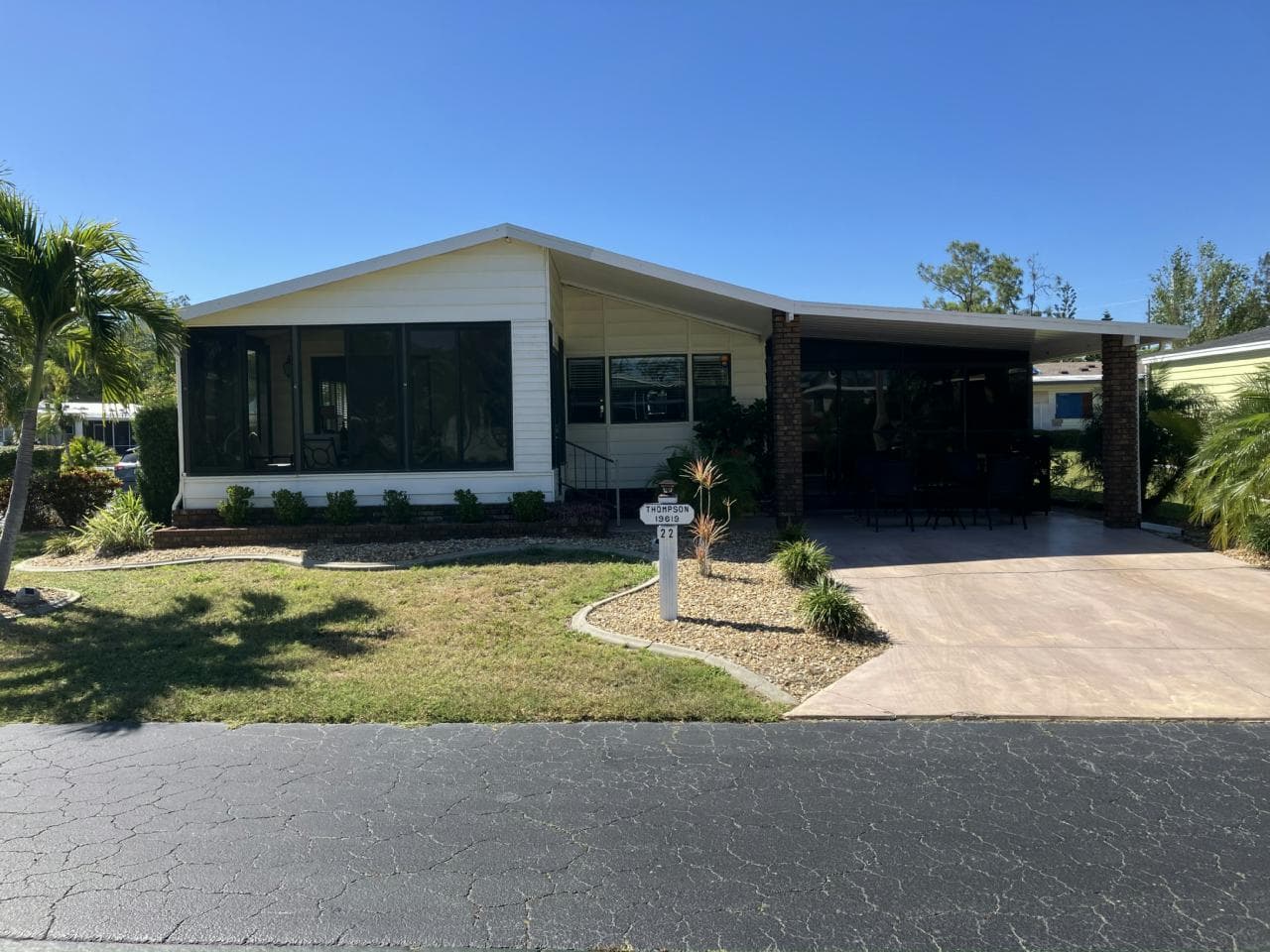 Manufactured home in N. Fort Myers, FL 33903