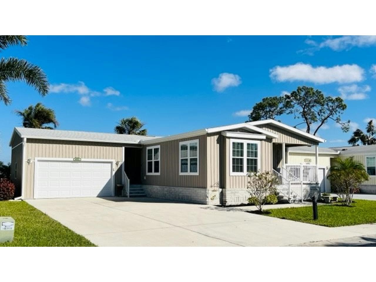 Manufactured home in N. Fort Myers, FL 33903