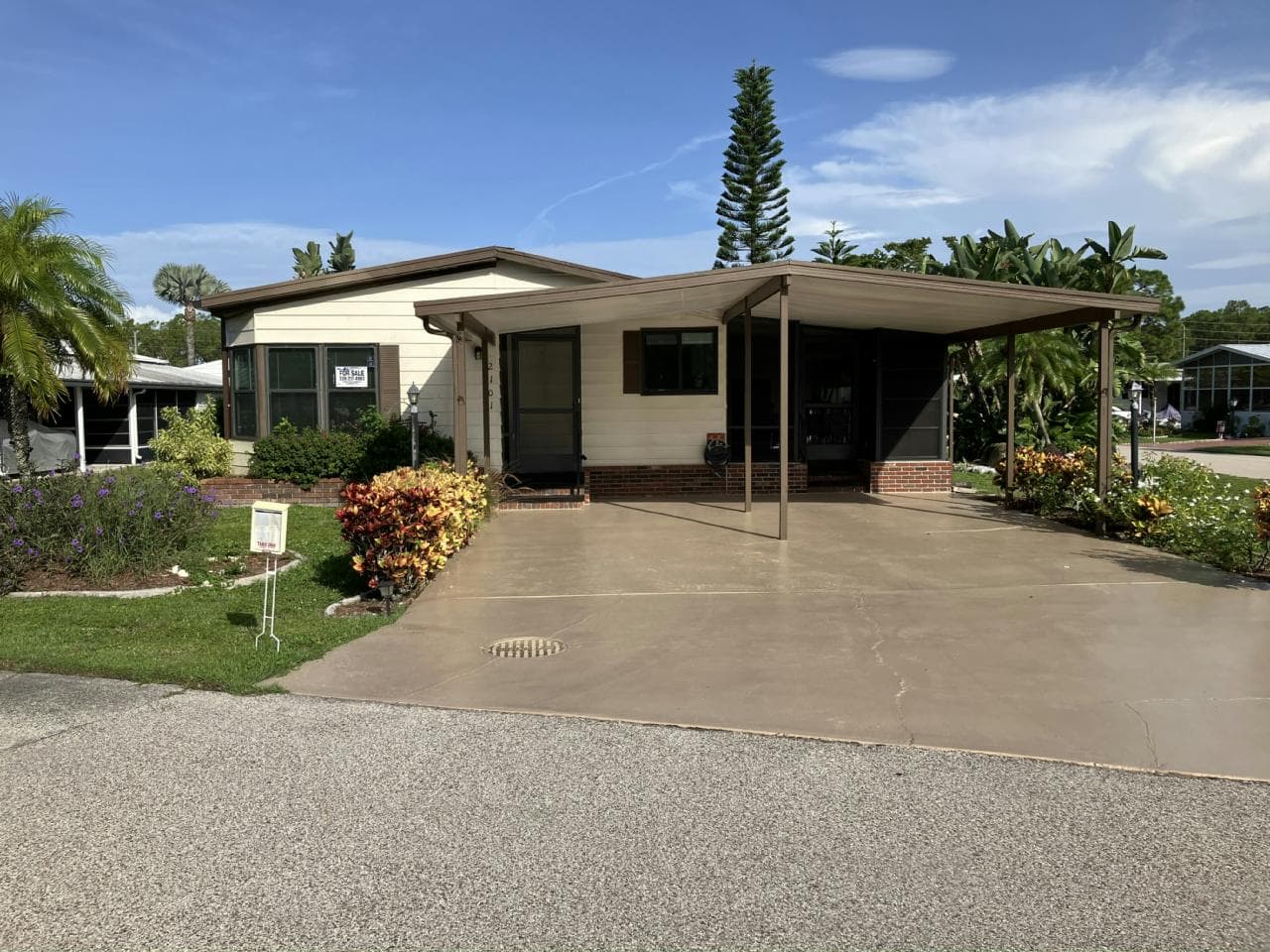Manufactured home in Naples, FL 34110