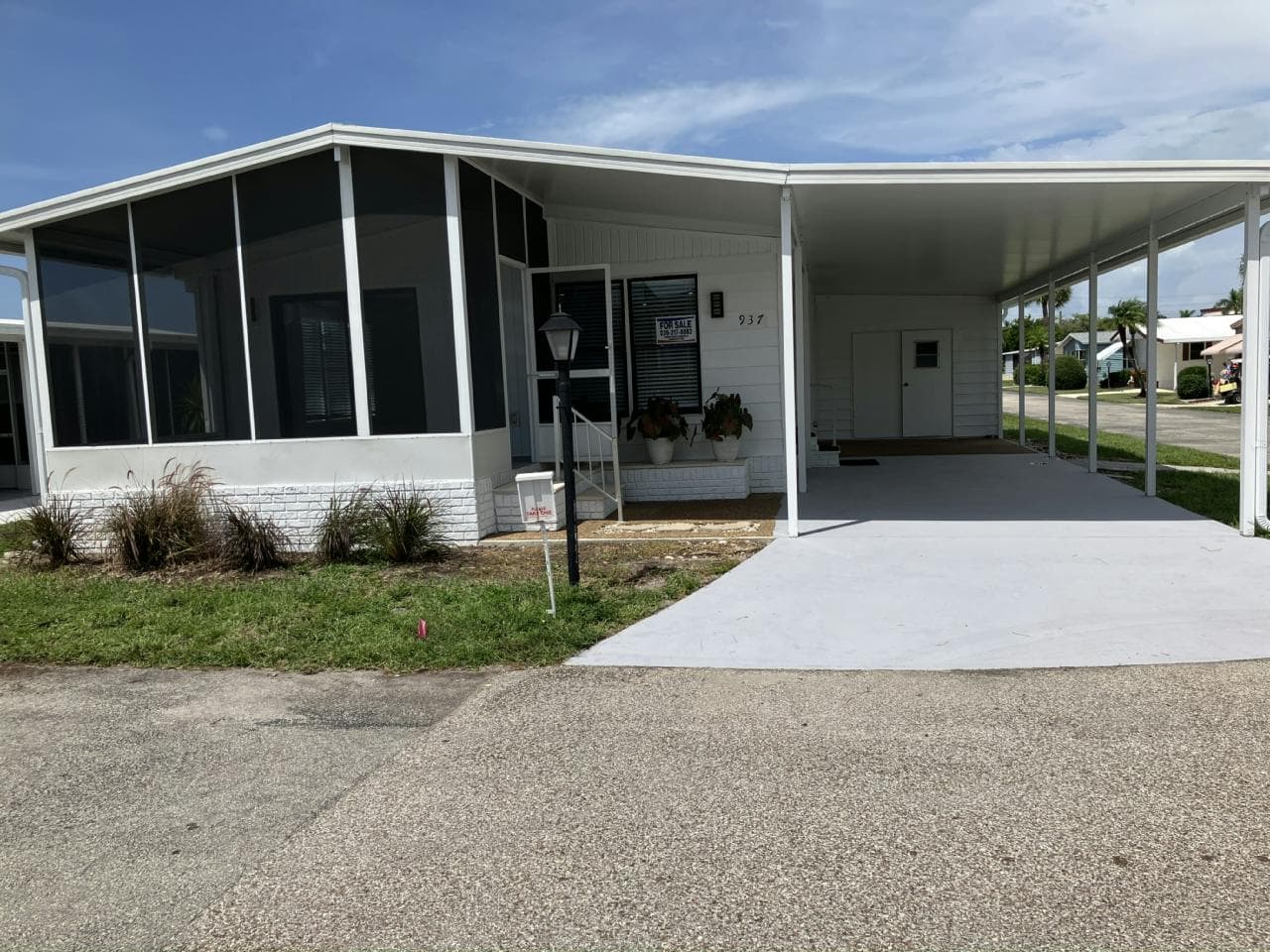 Manufactured home in Naples, FL 34110