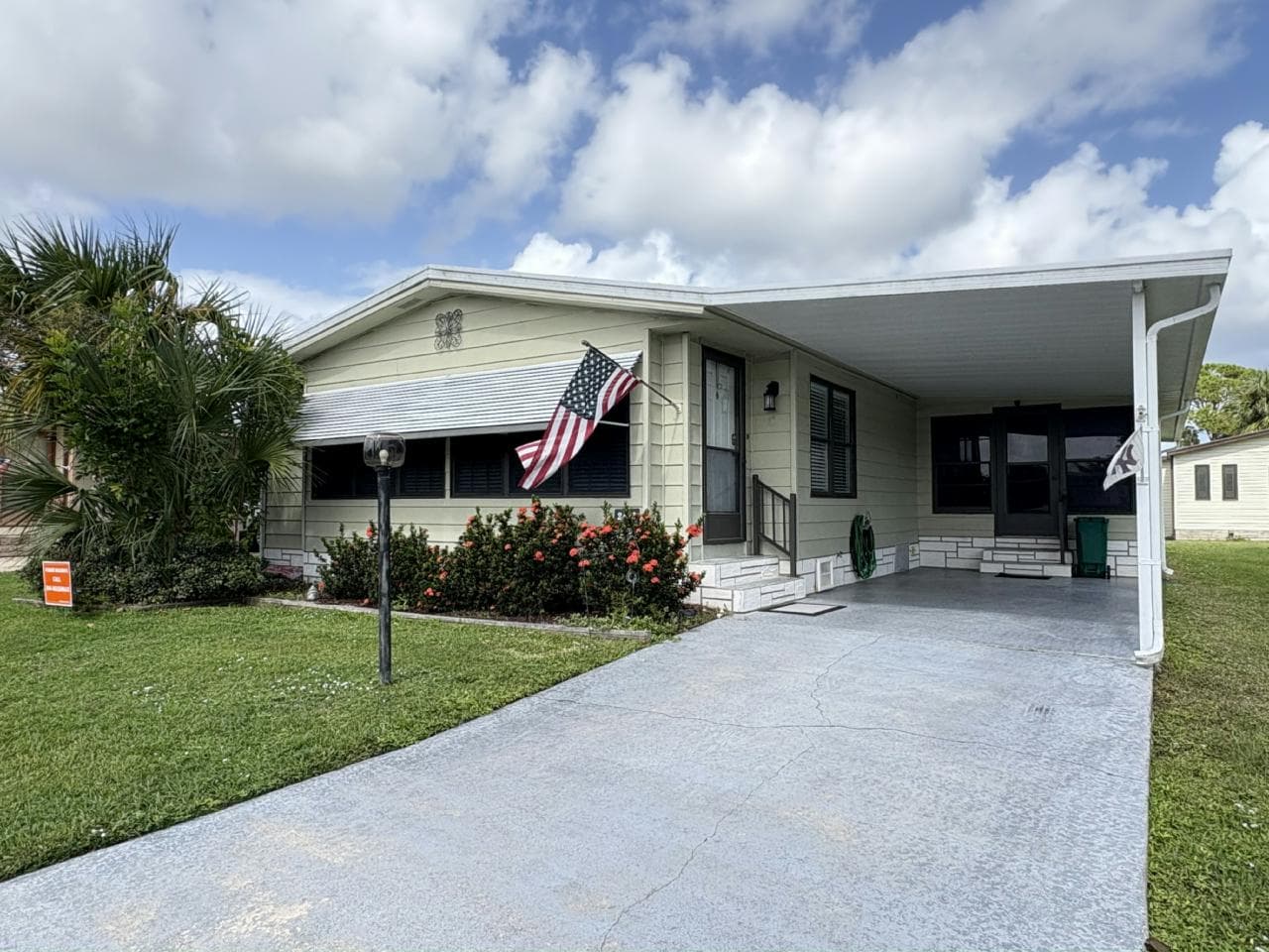 Manufactured home in Melbourne, FL 32904