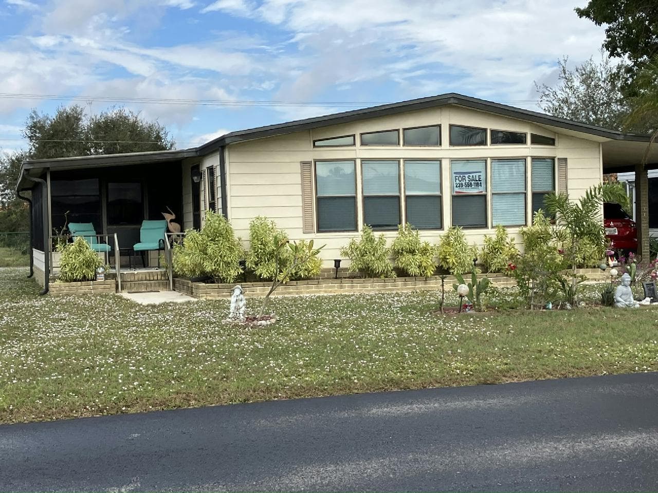 Manufactured home in Bonita Springs, FL 34135