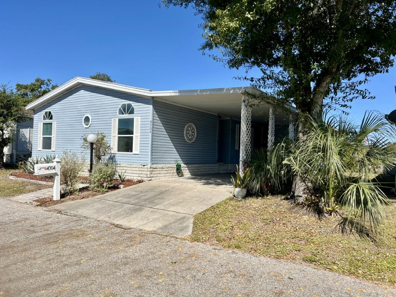 Manufactured home in Wimauma, FL 33598