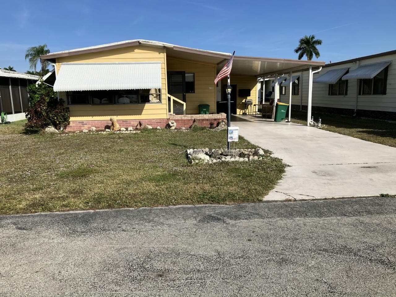 Manufactured home in Naples, FL 34110