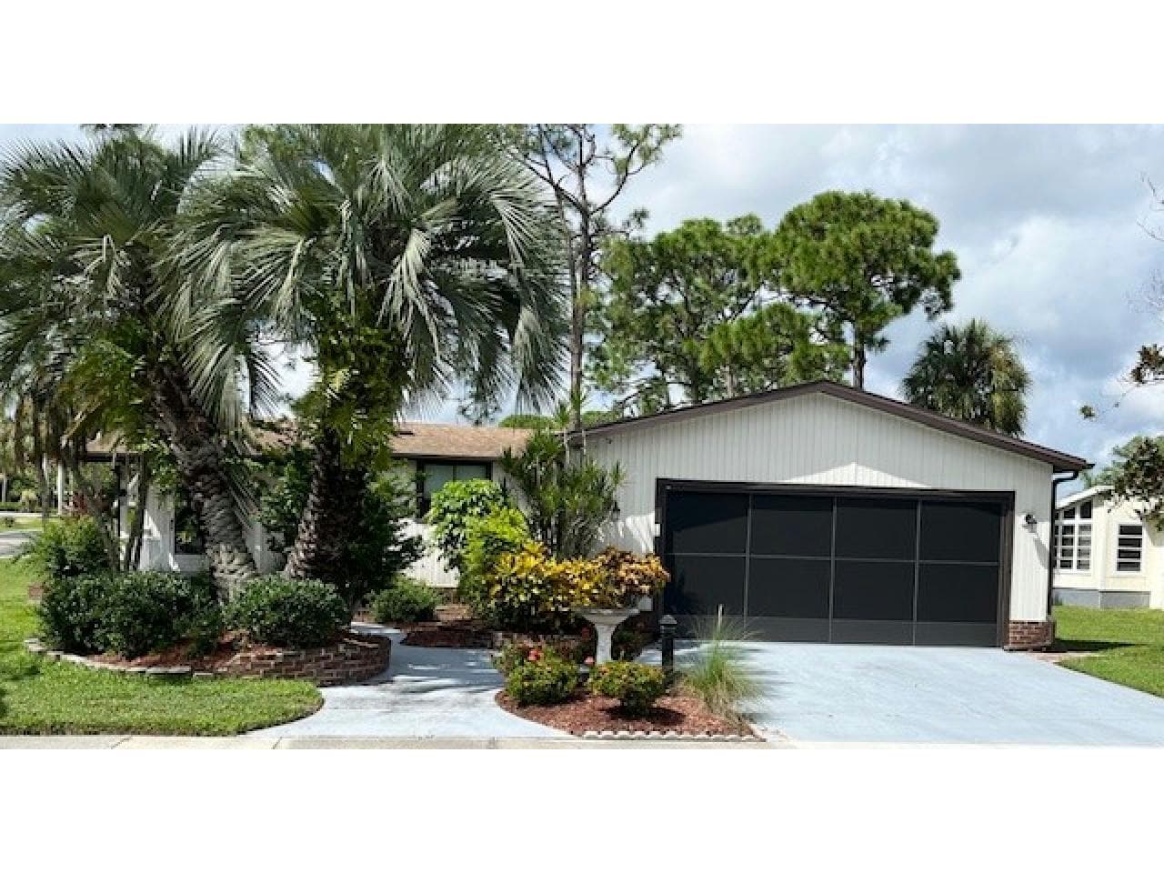 Manufactured home in N. Fort Myers, FL 33903