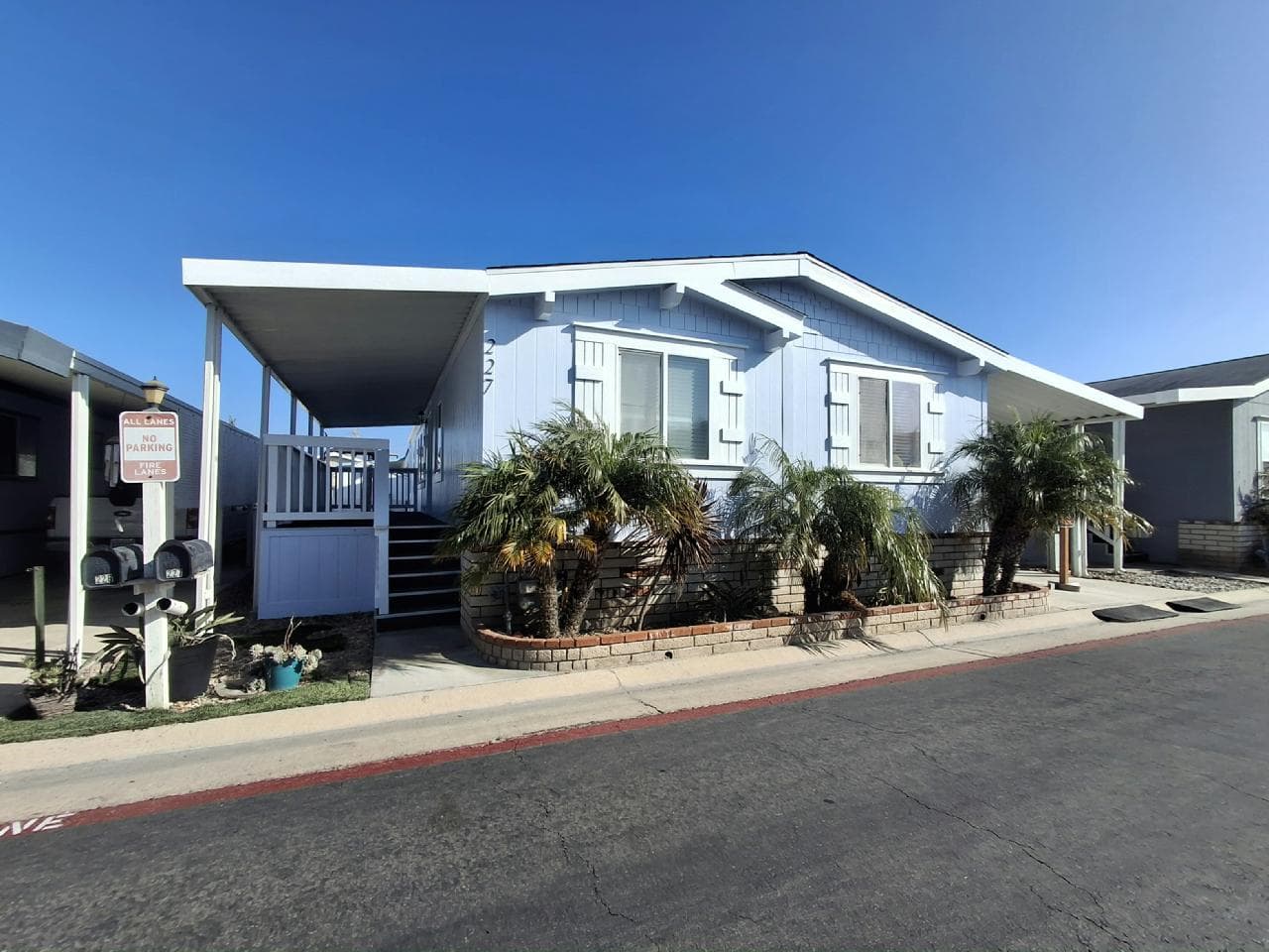 Manufactured home in Huntington Beach, CA 92646