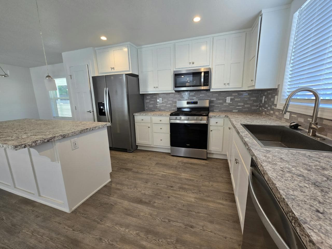 Manufactured home in Corona, CA 92878