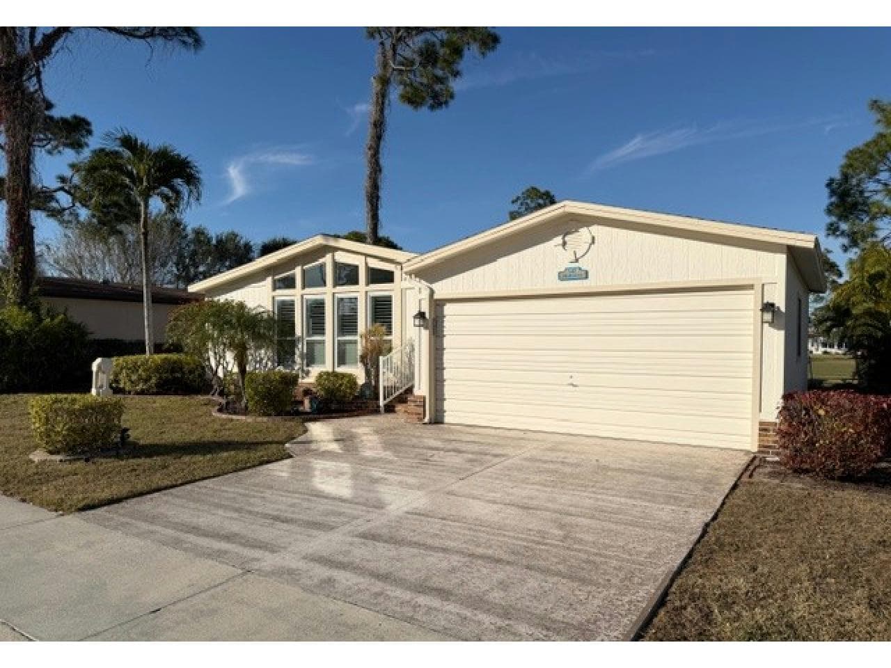 Manufactured home in N. Fort Myers, FL 33903