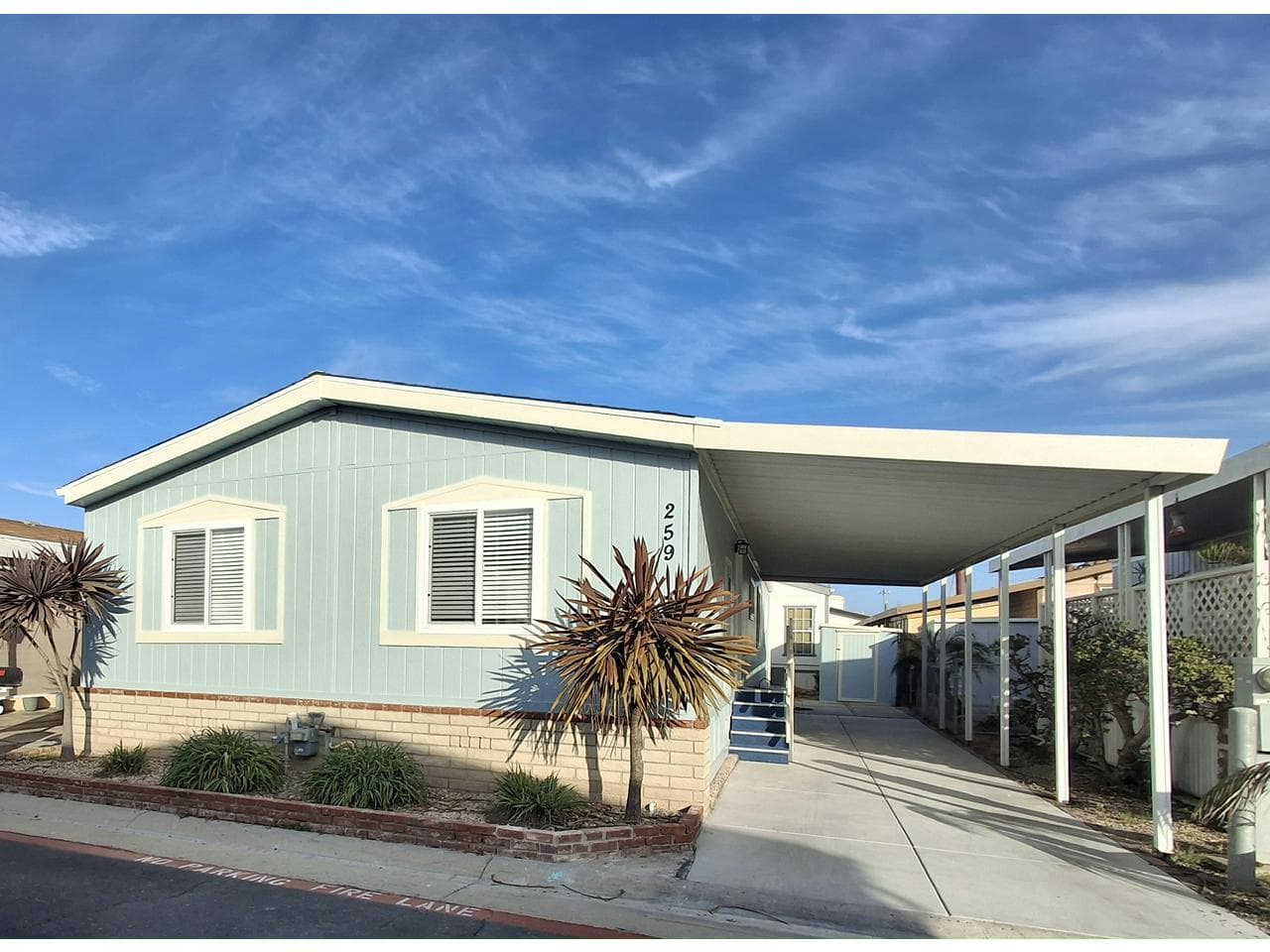 Manufactured home in Huntington Beach, CA 92646