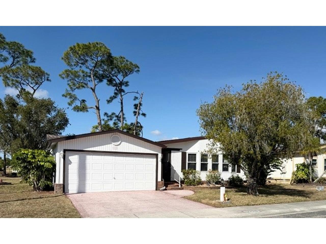 Manufactured home in N. Fort Myers, FL 33903
