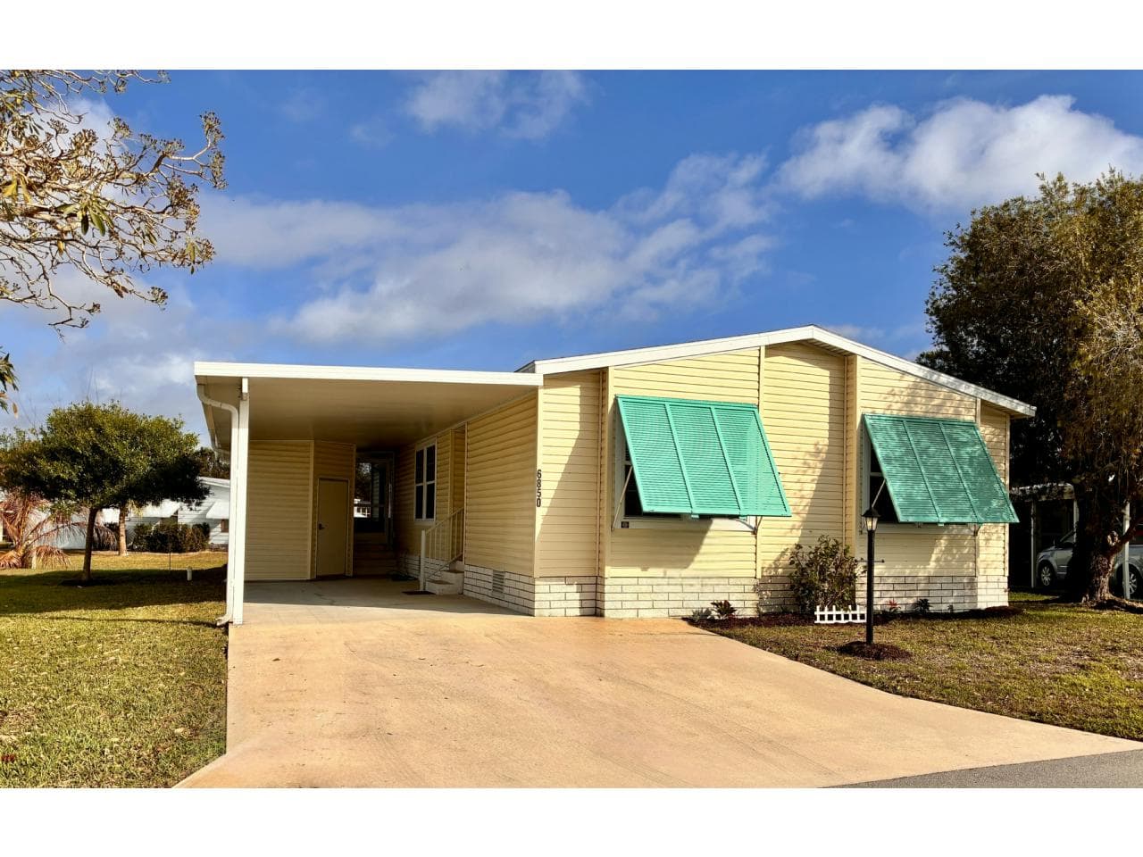Manufactured home in Stuart, FL 34997
