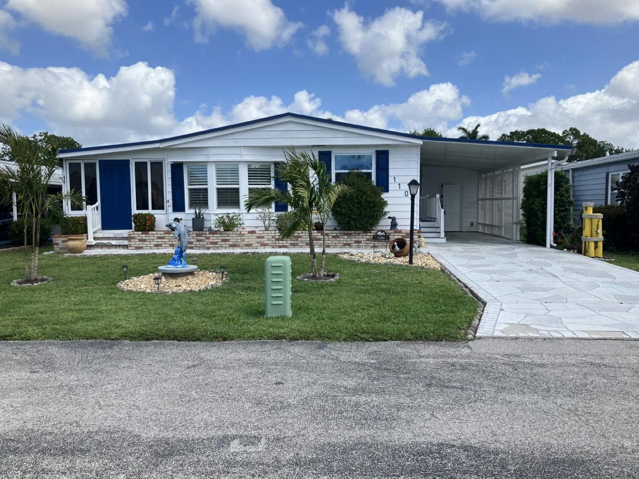 Manufactured home in Naples, FL 34110