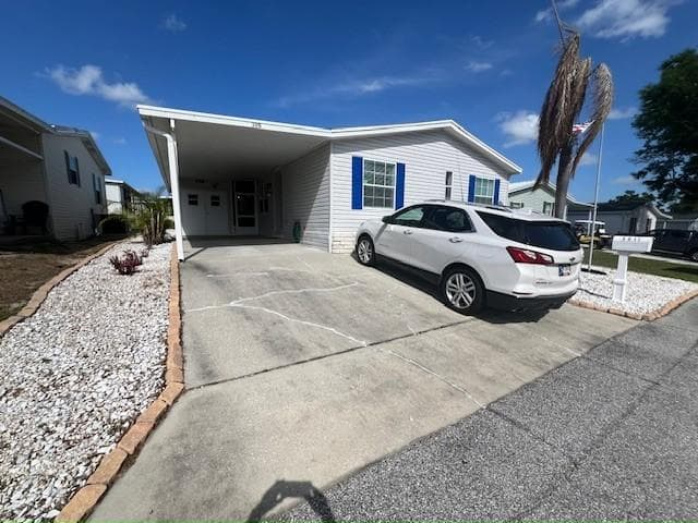 Manufactured home in Wimauma, FL 33598