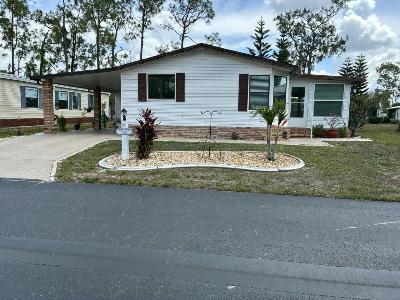 Manufactured home in N. Fort Myers, FL 33903