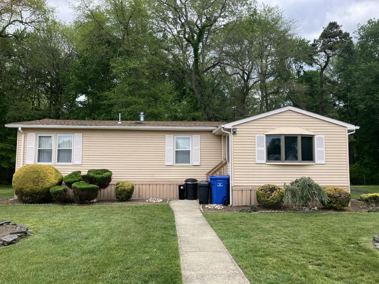 Manufactured home in Spotswood, NJ 08884