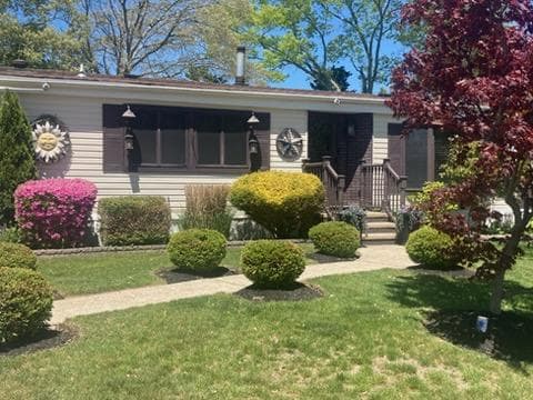 Manufactured home in Riverhead, NY 11901