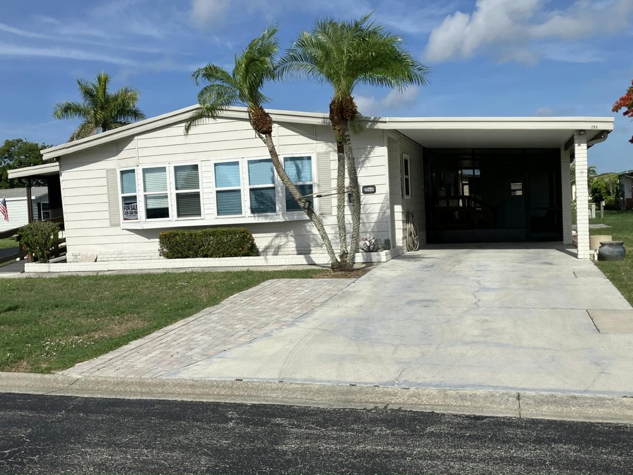 Manufactured home in Bonita Springs, FL 34135