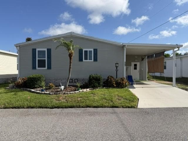 Manufactured home in Wimauma, FL 33598