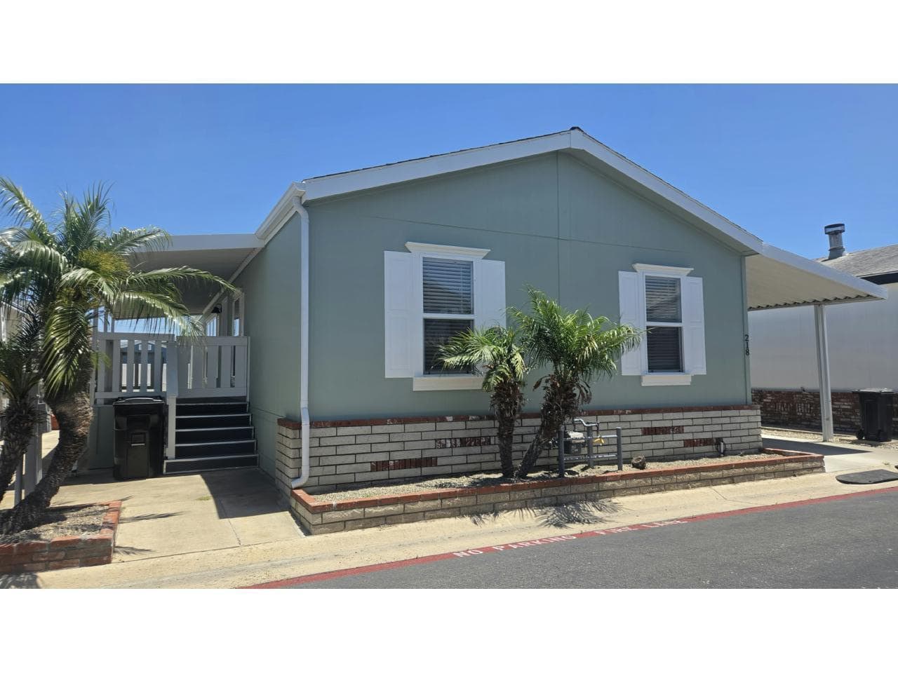 Manufactured home in Huntington Beach, CA 92646