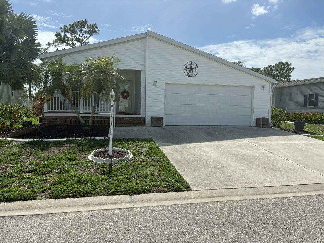 Manufactured home in N. Fort Myers, FL 33903