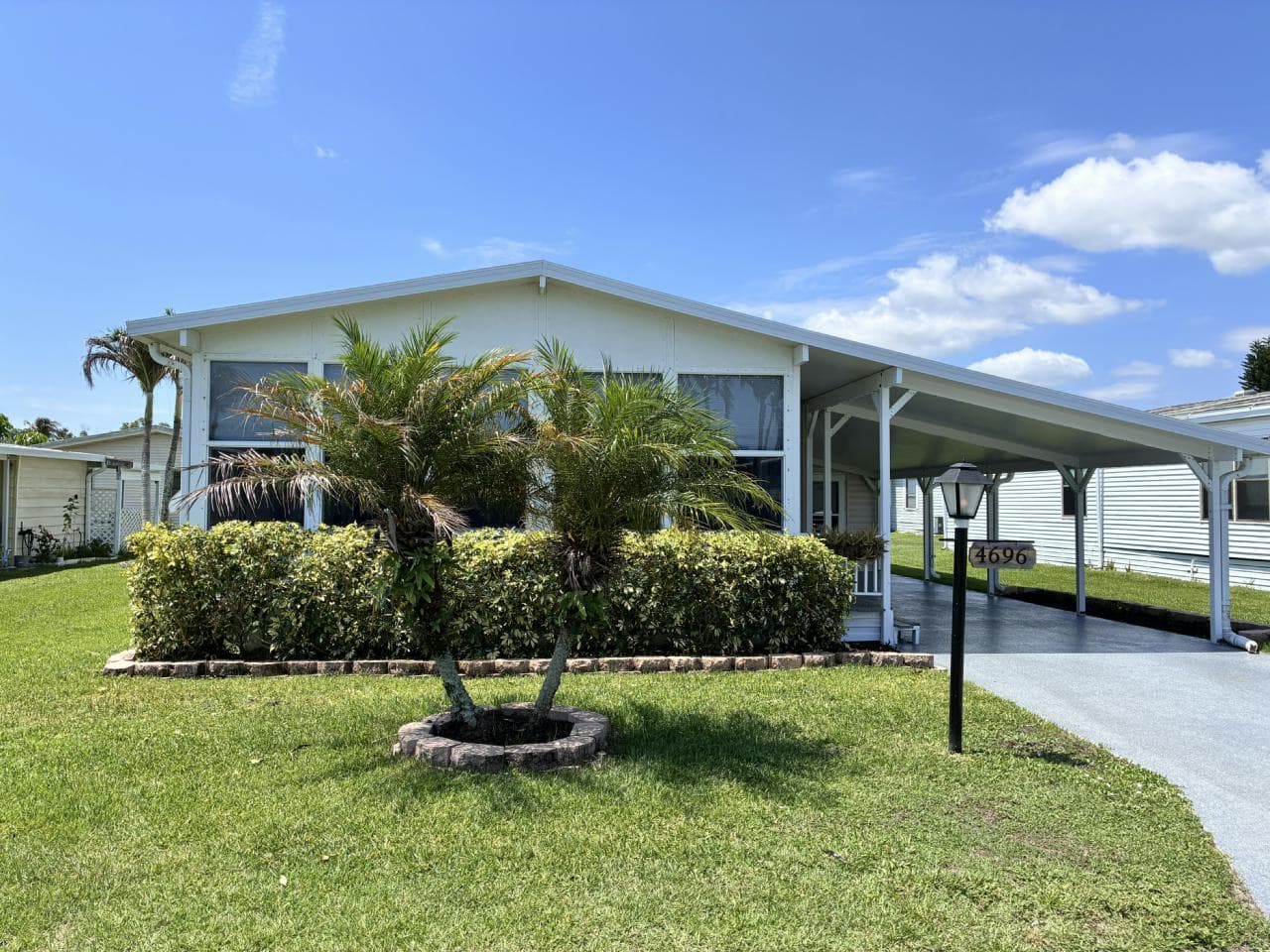 Manufactured home in Stuart, FL 34997