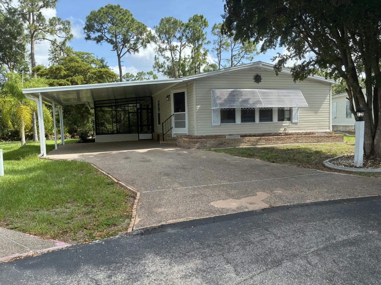 Manufactured home in N. Fort Myers, FL 33903